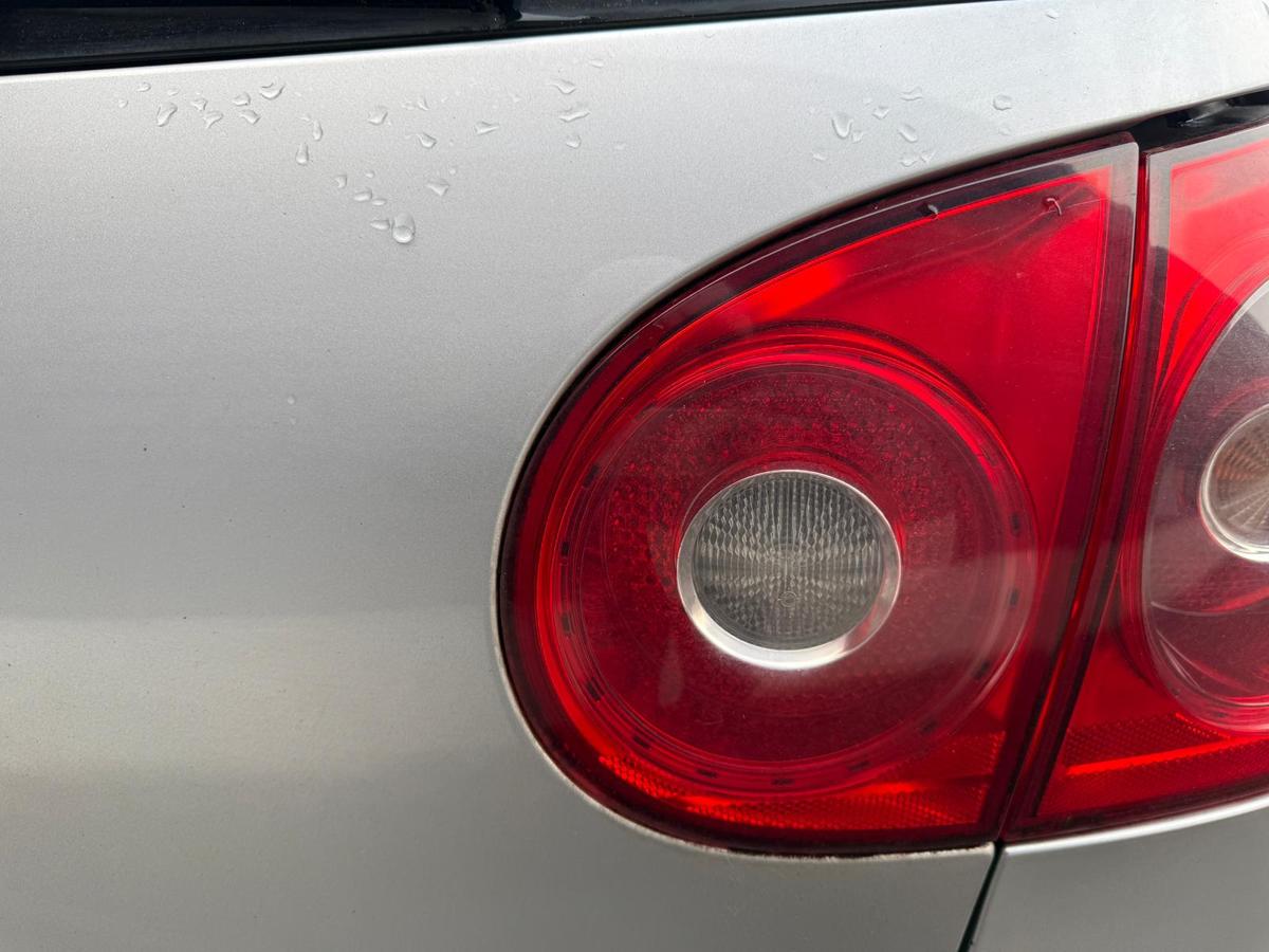 VW Golf 5 original Rücklicht Rückleuchte Heckleuchte innen rechts Fließheck BJ04